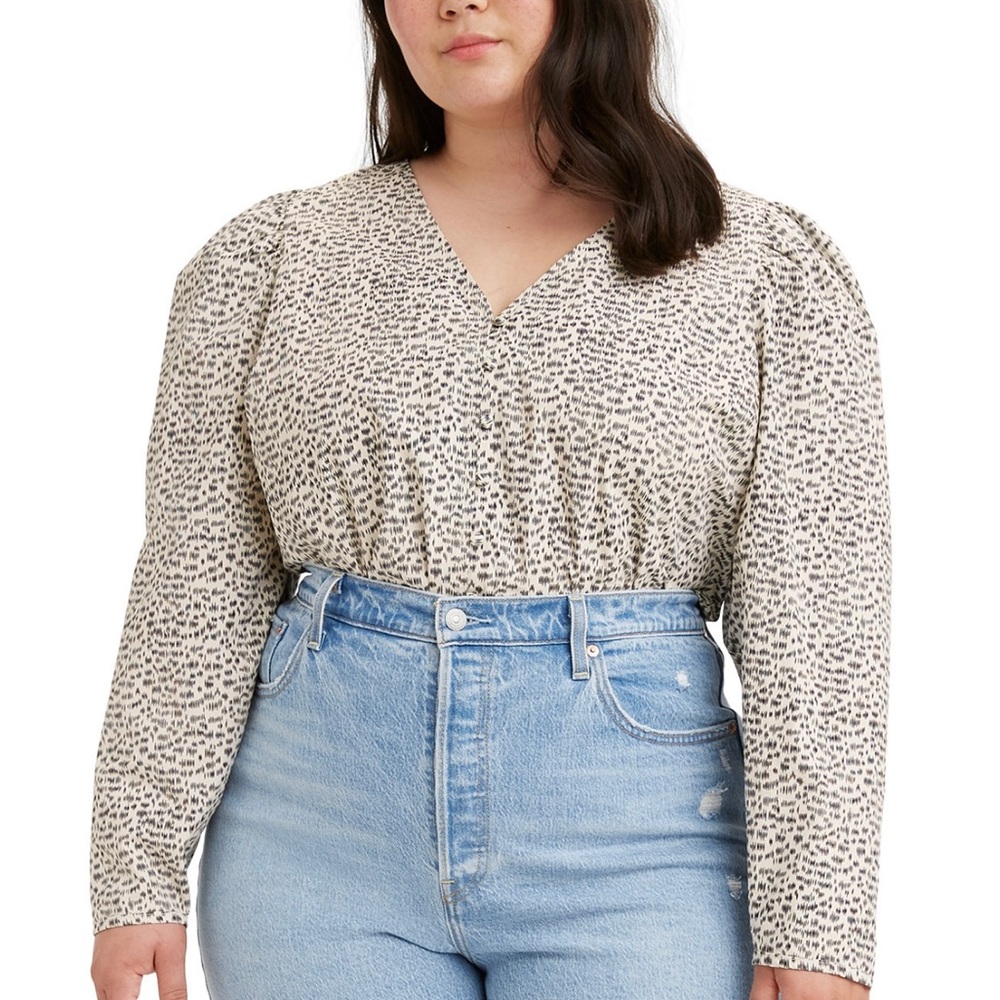 Adorable Plus Size Levis Blouse